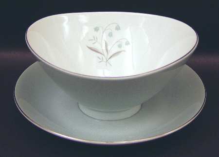 Accent Gravy Boat with Attached Underplate