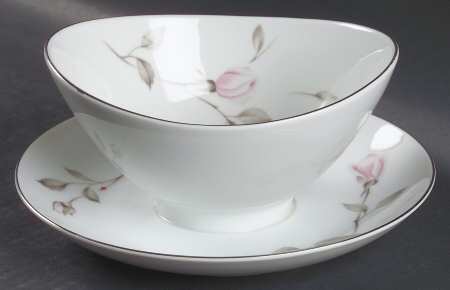 Adela Gravy Boat with Attached Underplate