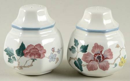 Alcott Salt & Pepper Set