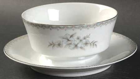 Alicia Gravy Boat with Attached Underplate by Mikasa
