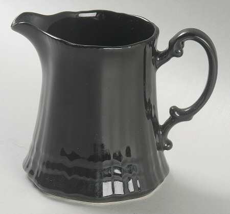 Allura Black Creamer