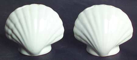 Allura White Salt & Pepper Set