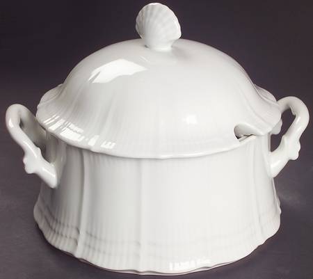 Allura White 2 Qt Round Covered Casserole