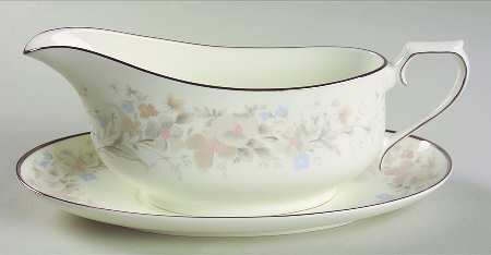 Alyssa Gravy Boat & Underplate
