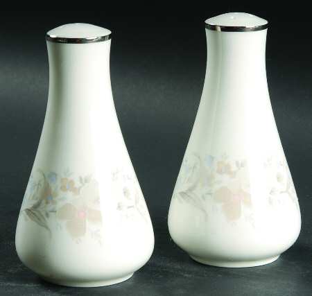 Alyssa Salt & Pepper Set