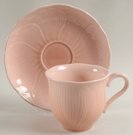 Amaryllis Flat Cup & Saucer Set