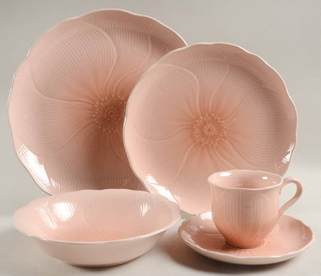 Amaryllis 5 Piece Place Setting