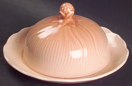 Amaryllis Round Covered Butter