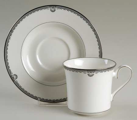 Amadeus Flat Cup & Saucer Set