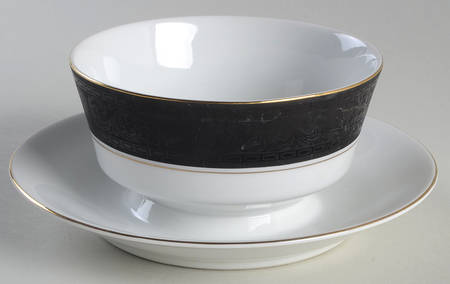 Ambassador Gravy Boat with Attached Underplate