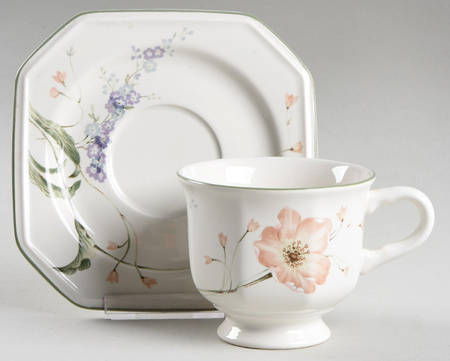 Amsterdam Footed Cup & Saucer Set