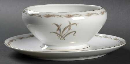 Anna Gravy Boat with Attached Underplate