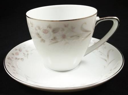 Annette Flat Cup & Saucer Set