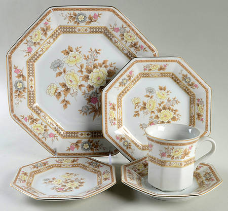 Antoinette 5 Piece Place Setting