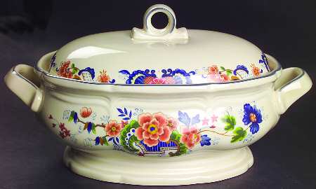 Antiquities 2 Quart Oval Covered Casserole