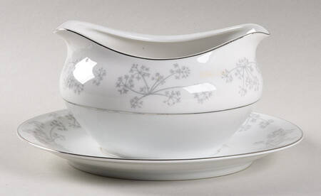 Ashby Gravy Boat with Attached Underplate