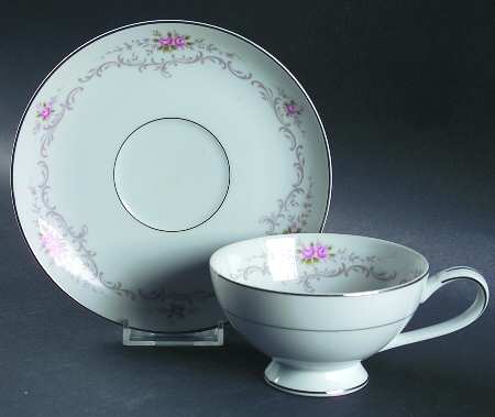 Astrid Footed Cup & Saucer Set