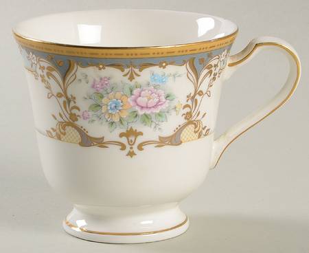 Aurelius Footed Cup