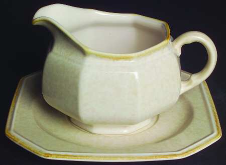 Avante Ivory Gravy Boat & Underplate
