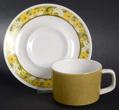 Avoca Flat Cup & Saucer Set