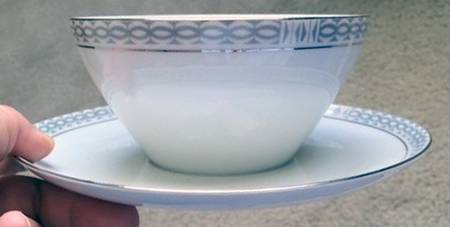 Award Gravy Boat with Attached Underplate