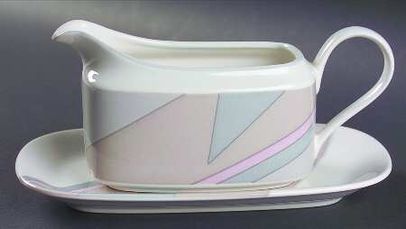 Axis Gravy Boat & Underplate