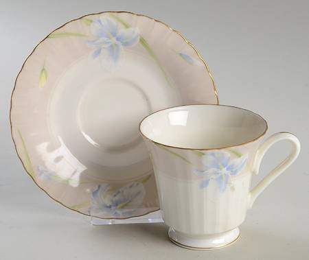 Ballantyne Footed Cup & Saucer Set