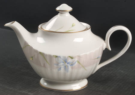 Ballantyne Teapot & Lid