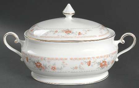 Ballad Oval Covered Vegetable