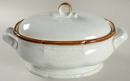 Baronial 2.5 Quart Oval Covered Casserole