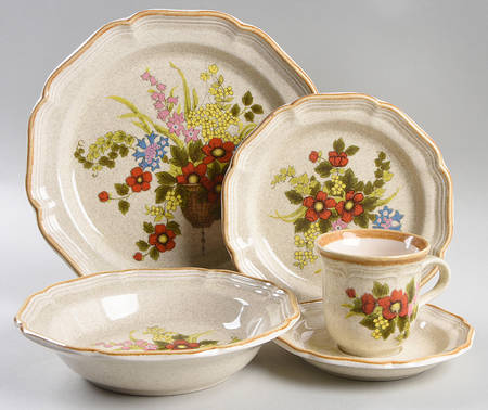 A Basket of Wildflowers 40 Piece Estate Set