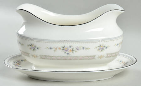 Beaumont Gravy Boat & Underplate