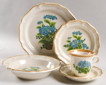 Bells of Blue 5 Piece Place Setting