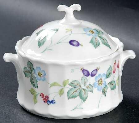 Berry Festival Sugar Bowl & Lid