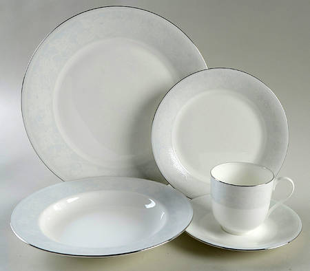 Belgian Lace White 5 Piece Place Setting