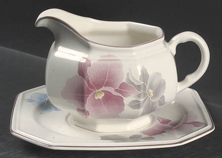 Beau Monde Gravy Boat & Underplate
