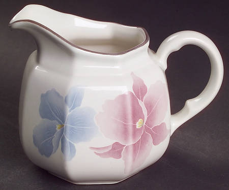 Beau Monde Creamer