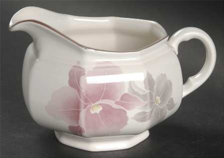 Beau Monde Gravy Boat
