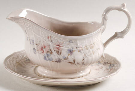 Bella Maria Gravy Boat & Underplate