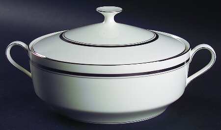Bennington Round Covered Vegetable