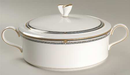 Beekman Place 2.5 Qt Round Covered Casserole