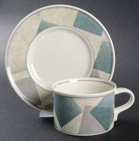 Bermuda (Intaglio Line) Flat Cup & Saucer Set