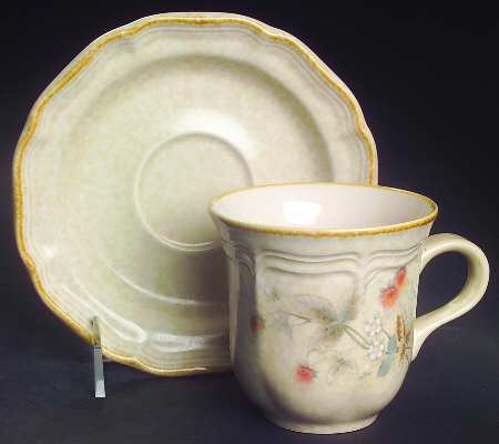 Berry Vale Flat Cup & Saucer Set
