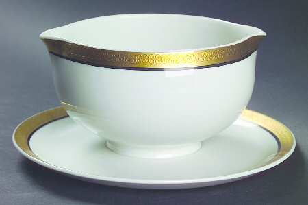 Blake Gravy Boat with Attached Underplate