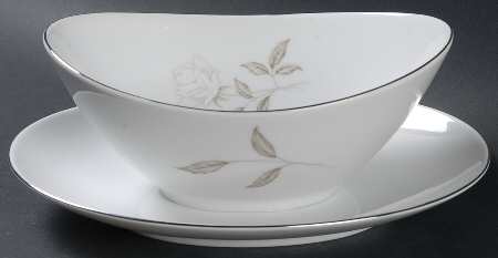 Blanca Gravy Boat with Attached Underplate