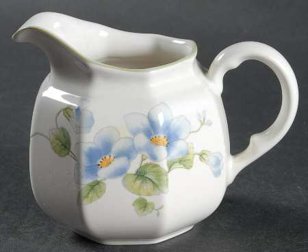 Blue Bell Creamer