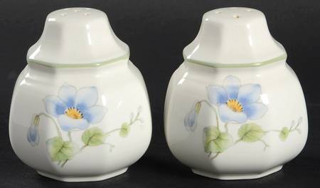 Blue Bell Salt & Pepper Set