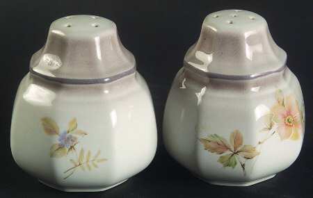 Black Berries Salt & Pepper Set