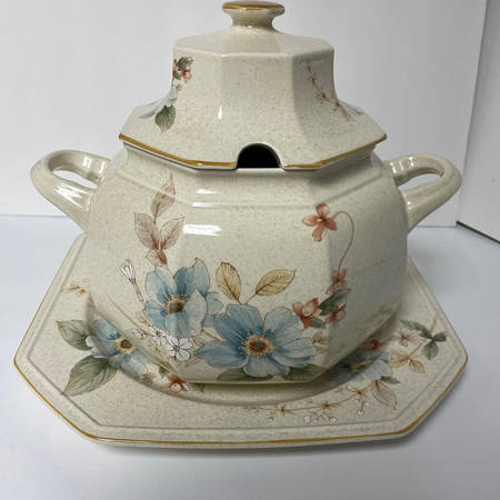 Blue Clematis Tureen &  Lid