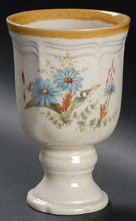 Blue Daisies 1o Oz China Goblet